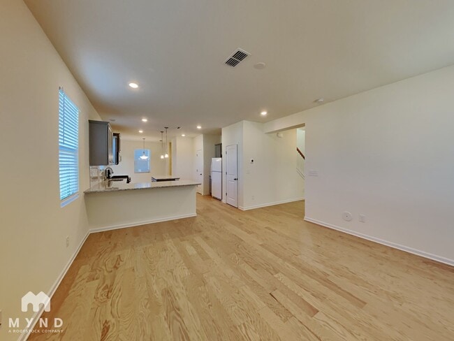 Building Photo - 1568 Banham Dr