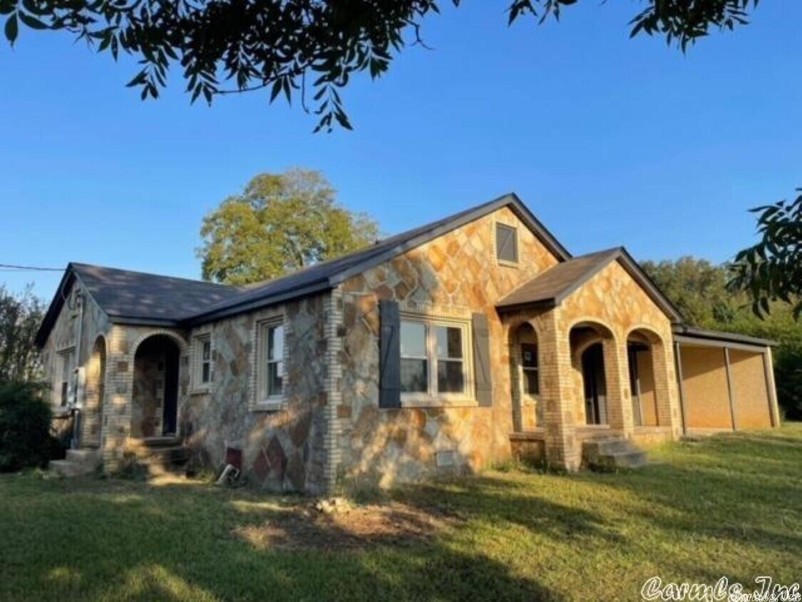 Primary Photo - 317 Castleberry Rd
