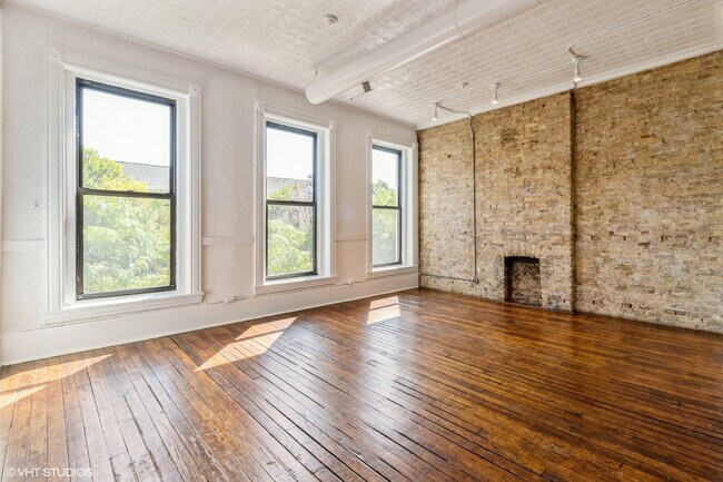 Foto del edificio - 1824 S Halsted St