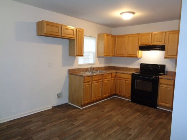Foto del edificio - One Level House for Rent-Clemmonsville Rd....