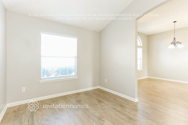 Foto del edificio - 9220 Hawks Point Dr