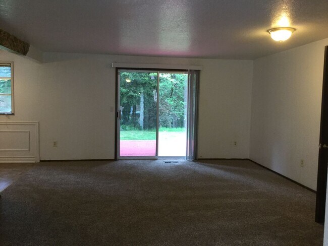 Foto del edificio - Spacious Mukilteo Rambler in Harbor Pointe – 3BR, Deck & Private Backyard