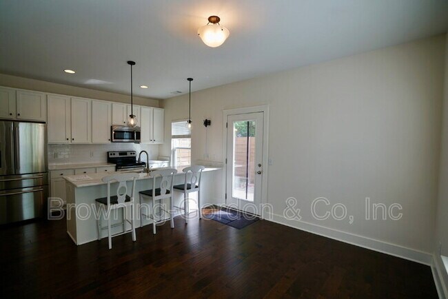 Foto del edificio - 110 W Mill Dr