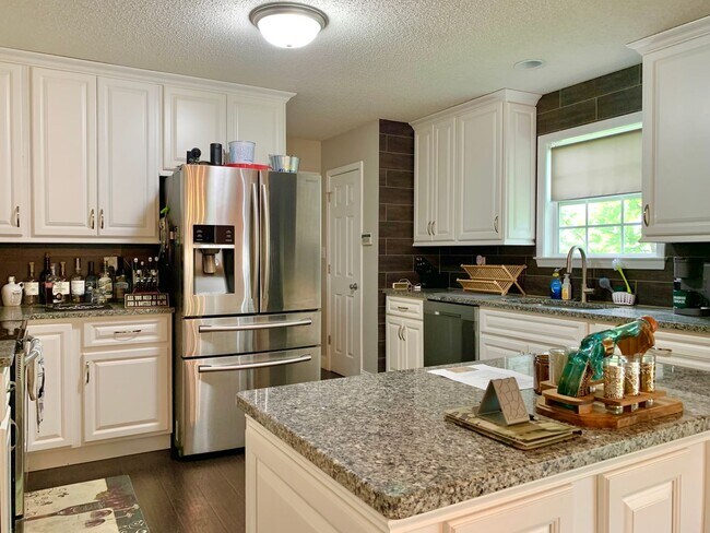 Building Photo - 4069 Challis Dr