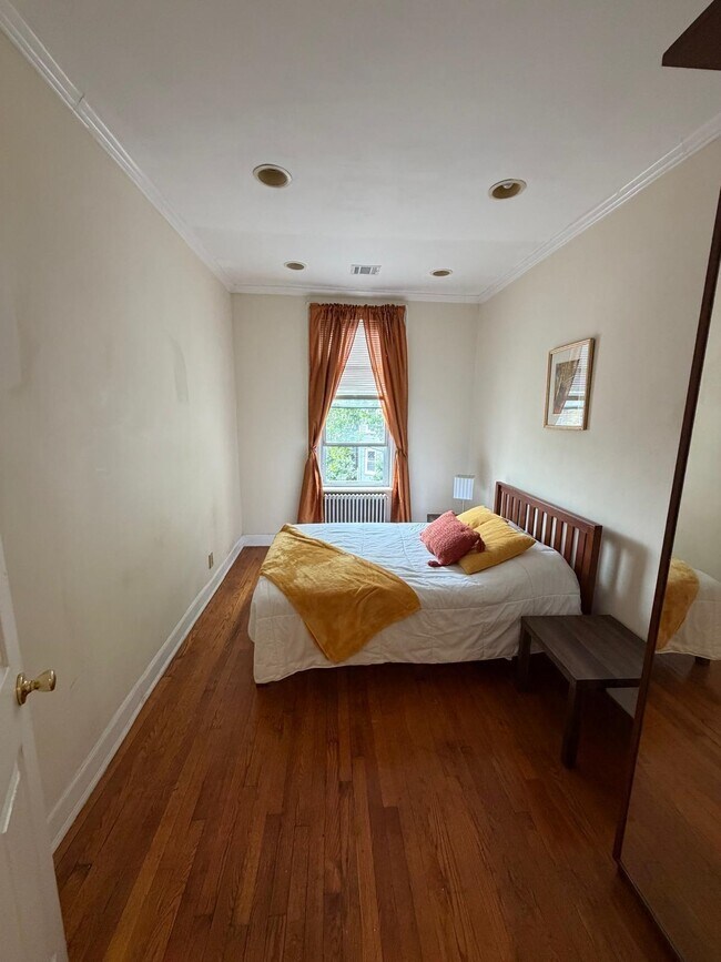 Foto del edificio - 110 Hauxhurst Ave