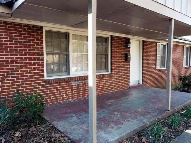 Building Photo - 316 Sumerset Dr
