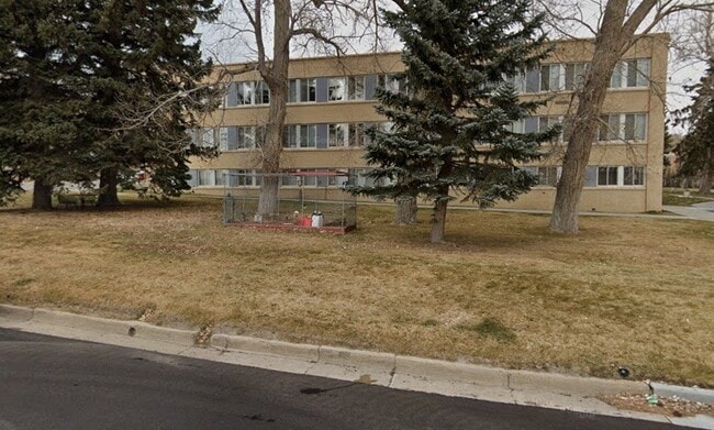 Building Photo - 548 15th St