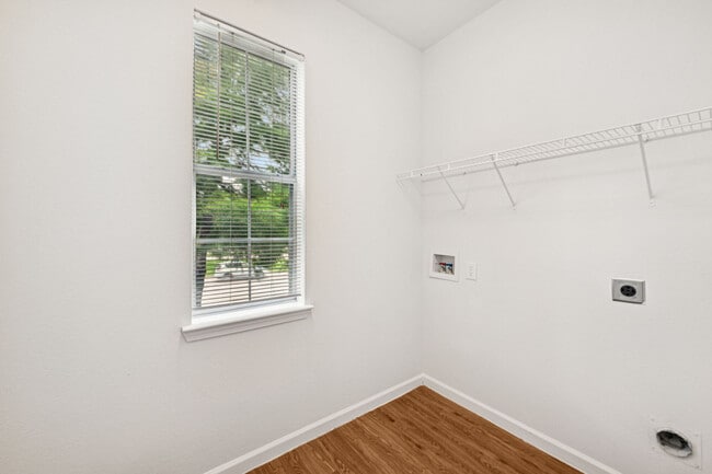Building Photo - Oaks Estates of Coppell