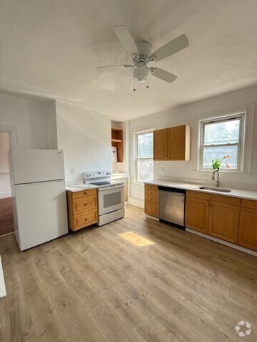 Building Photo - 58 Aspinwall Ave