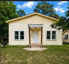Building Photo - 2550 Pierce St