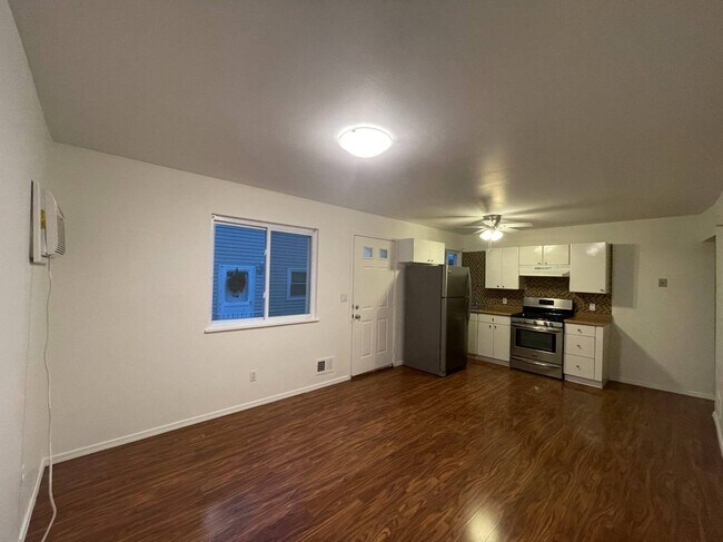Foto del edificio - 746 Maguire Ave