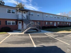 Building Photo - 216 Mayberry Ave