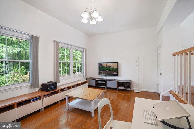 Building Photo - 6367 Buffie Ct