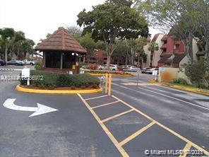 Foto principal - 491 Ives Dairy Rd