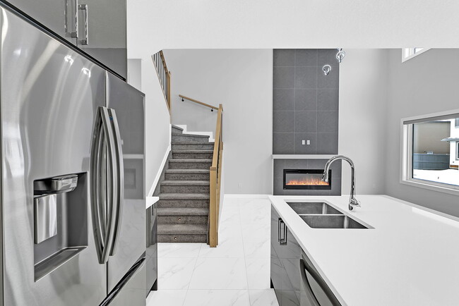 Building Photo - 3522 41 Av