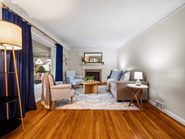 Foto del edificio - 386 Walworth Ave