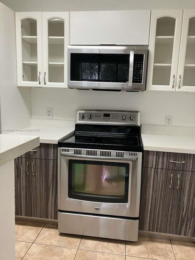 Foto del edificio - 4581 W McNab Rd