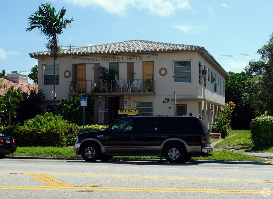 Foto del edificio - Phoe-Herbet Apartments