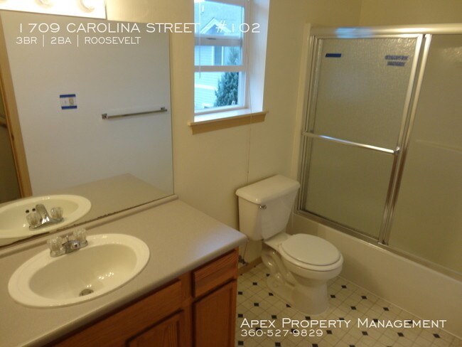 Building Photo - 1709 Carolina St