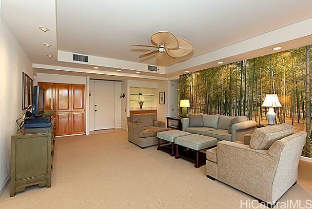 Building Photo - 4999 Kahala Ave