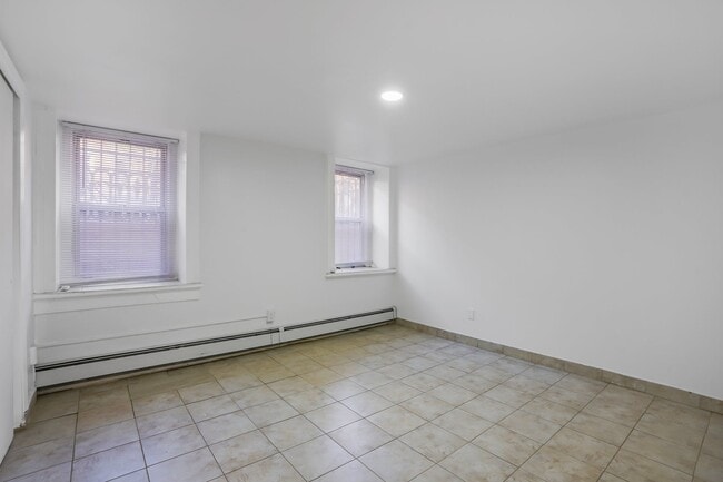 Building Photo - 245 4th St