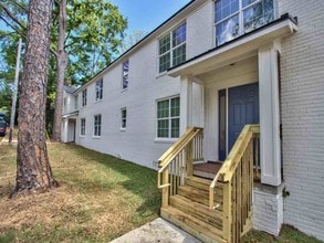 Building Photo - 500 E College Ave