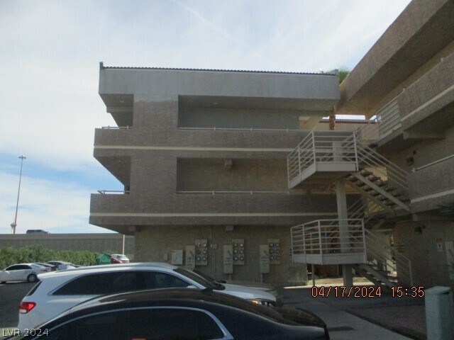Primary Photo - 2221 W Bonanza Rd