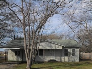 Building Photo - 1409 W San Antonio St