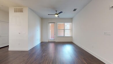Interior Photo - Griffis Oak Lawn