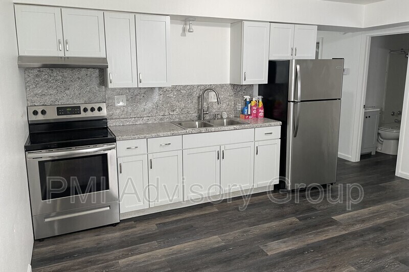 2820 SE Monroe St Unit Apt B, Topeka, KS 66605 Condo for Rent in