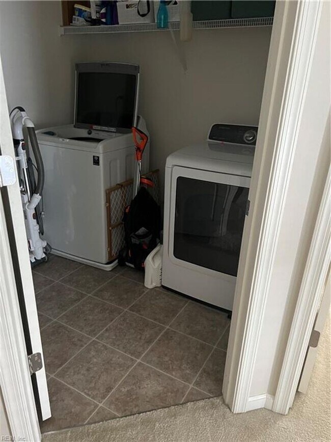 Building Photo - Dominion Meadows