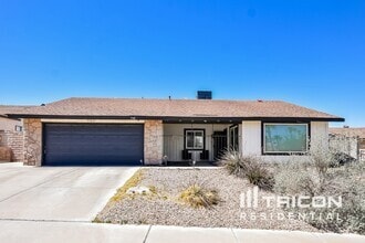 Building Photo - 718 Summerland Dr