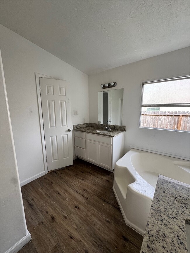 Building Photo - 12011 Greensbrook Forest Dr