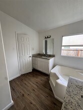 Building Photo - 12011 Greensbrook Forest Dr