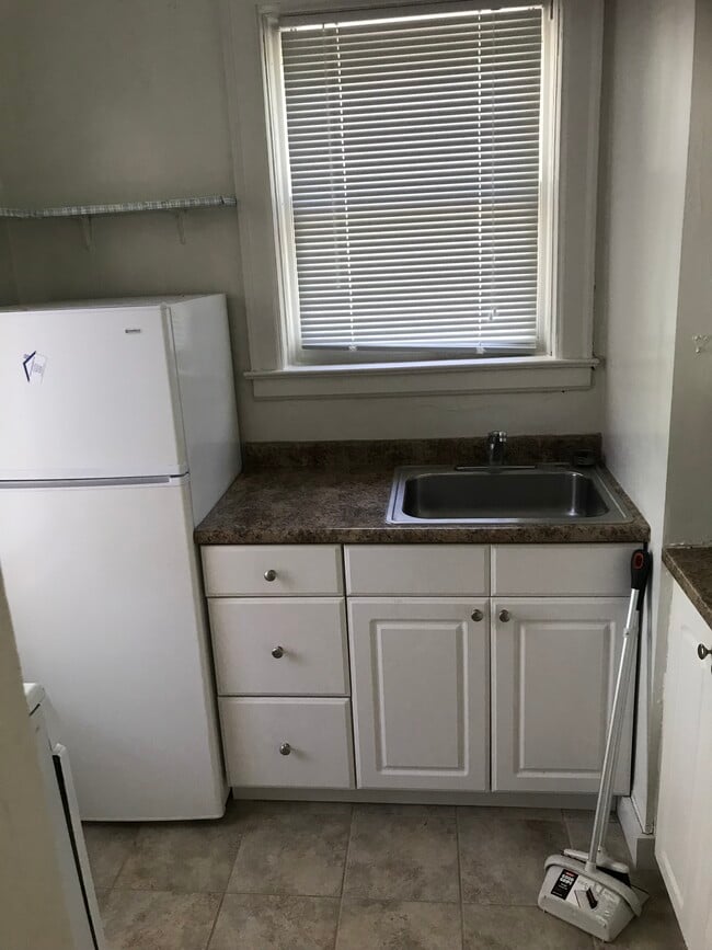 Building Photo - Forest Plaza Apartments