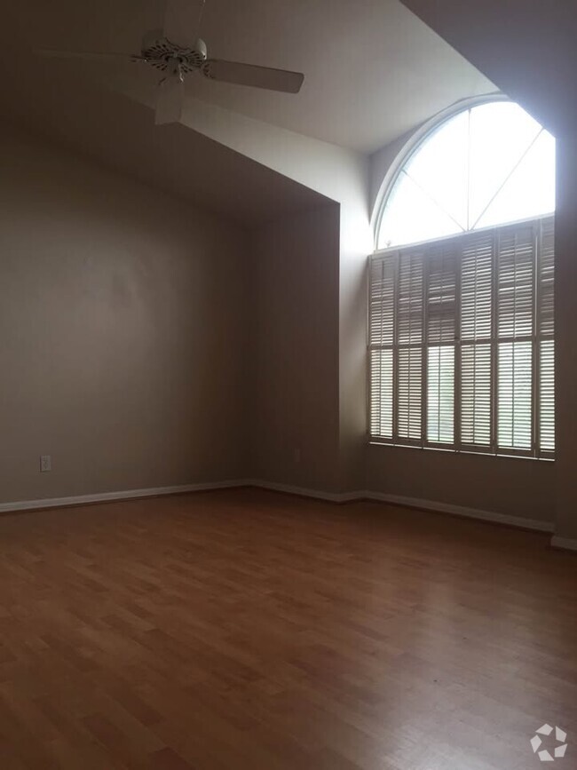 Building Photo - 13247 Whitehaven Ln