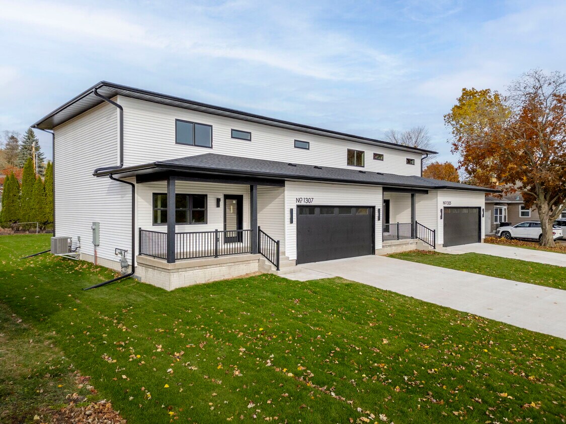 Foto principal - 1305 W 19th St