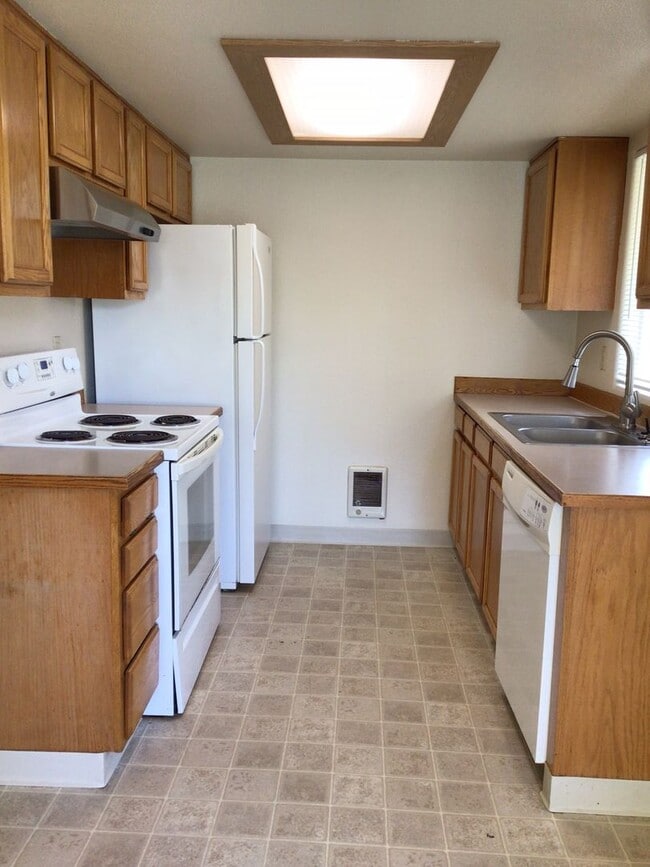 Photo - 3BD Home in Rose Village Neighborhood - Cl...