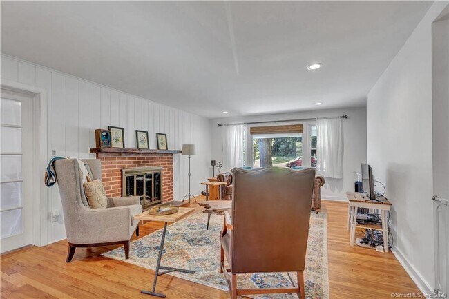 Building Photo - 209 Vineyard Rd