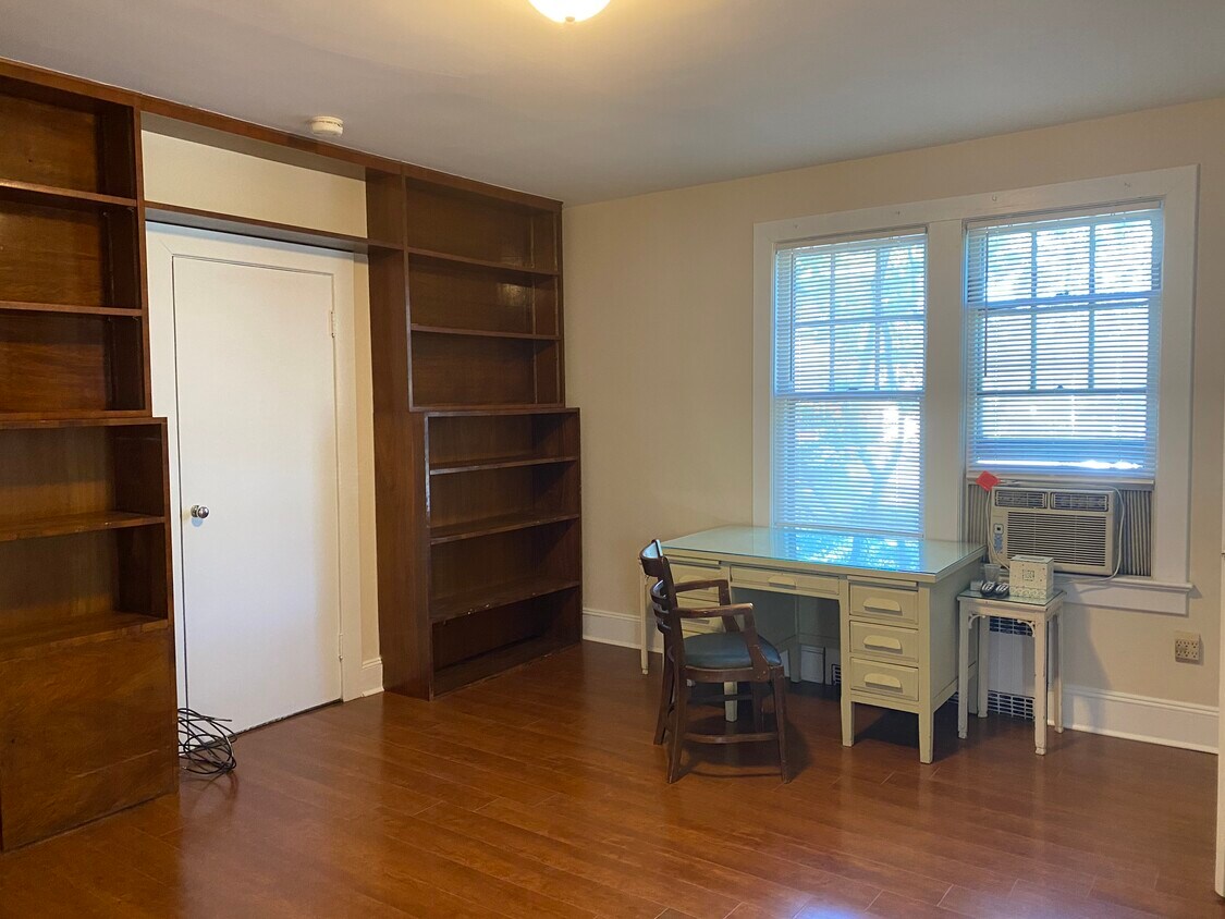 Foto del edificio - 2647 Long Beach Rd