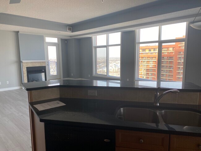 Building Photo - 9020 Jasper Av NW