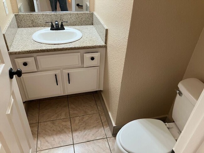 Foto del edificio - CREEKSIDE COMMUNITY ONTARIO  -       3 BED...