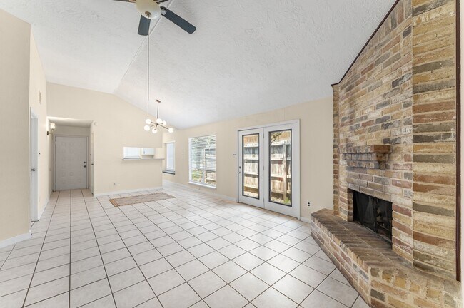 Foto del edificio - 5204 Beaverbrook Dr