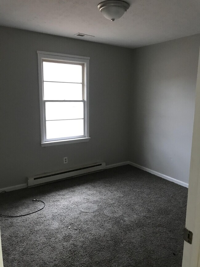 Foto del edificio - 242 Cherry Ln