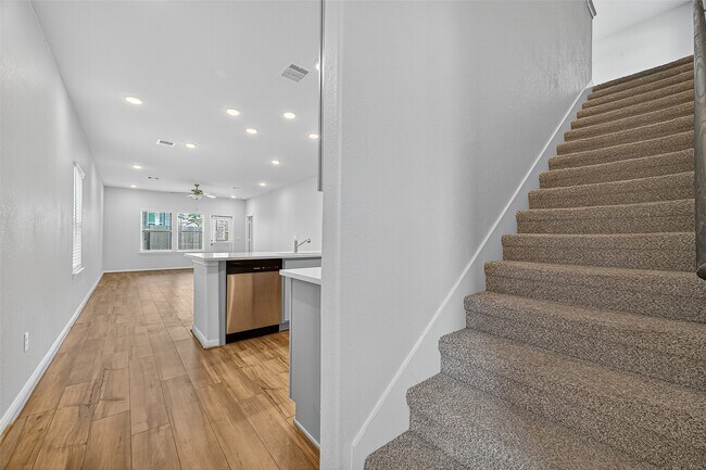 Foto del edificio - 8304 Bristlecone Pne Wy