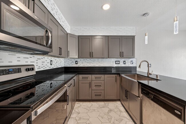 Foto del edificio - Newly renovated 2 bedroom, 2.5 bath townhome available in Chula Vista!