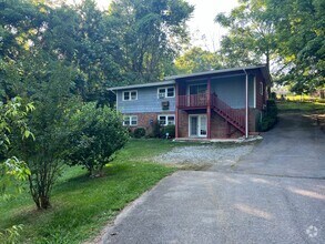 Building Photo - 8 Vine Ln