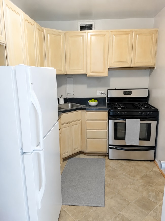 Building Photo - 1401 E 55th St