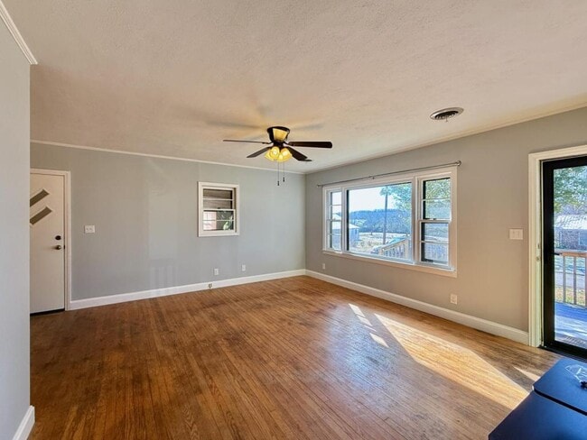 Building Photo - 800 McAbee Dr