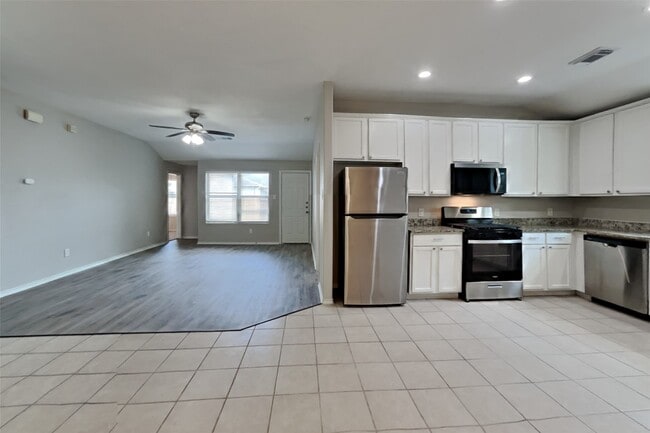 Foto del edificio - 804 Lovebug Ln